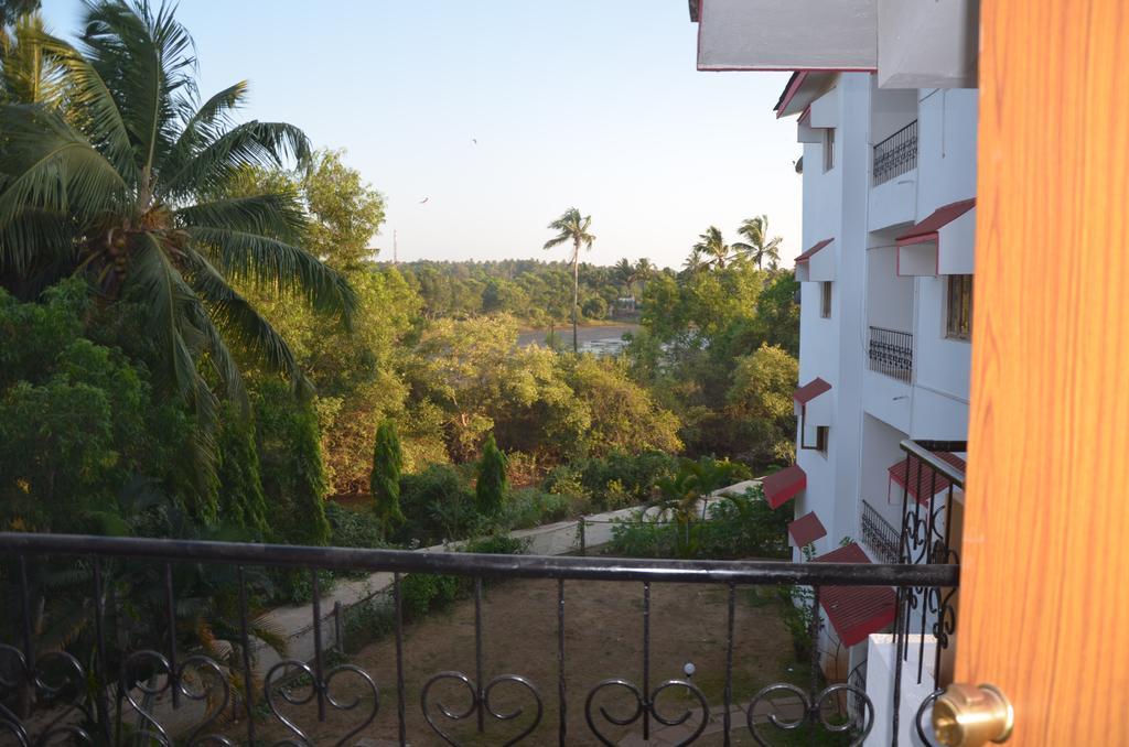 Bbn Serviced Apartment Calangute Kamer foto